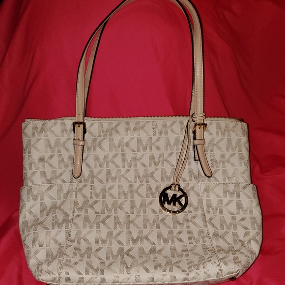 Michael Kors Handbags - Authentic Michael Kors Signature Vanilla Tote
